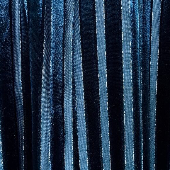 Belle BADGLEY MICSHKA Velvet Long Gown Womens 6 Teal Blue Stripes Formal Evening - Picture 8 of 11